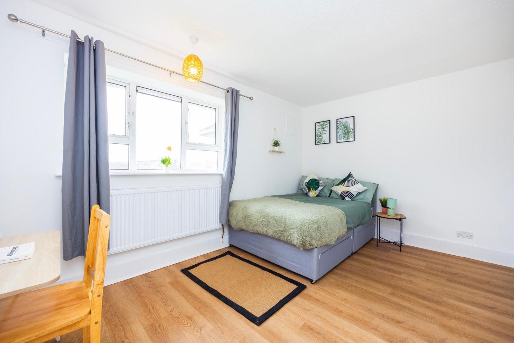 Excel O2 Stunning Large 3 Bedroom Apartment With Balcony London Exteriör bild