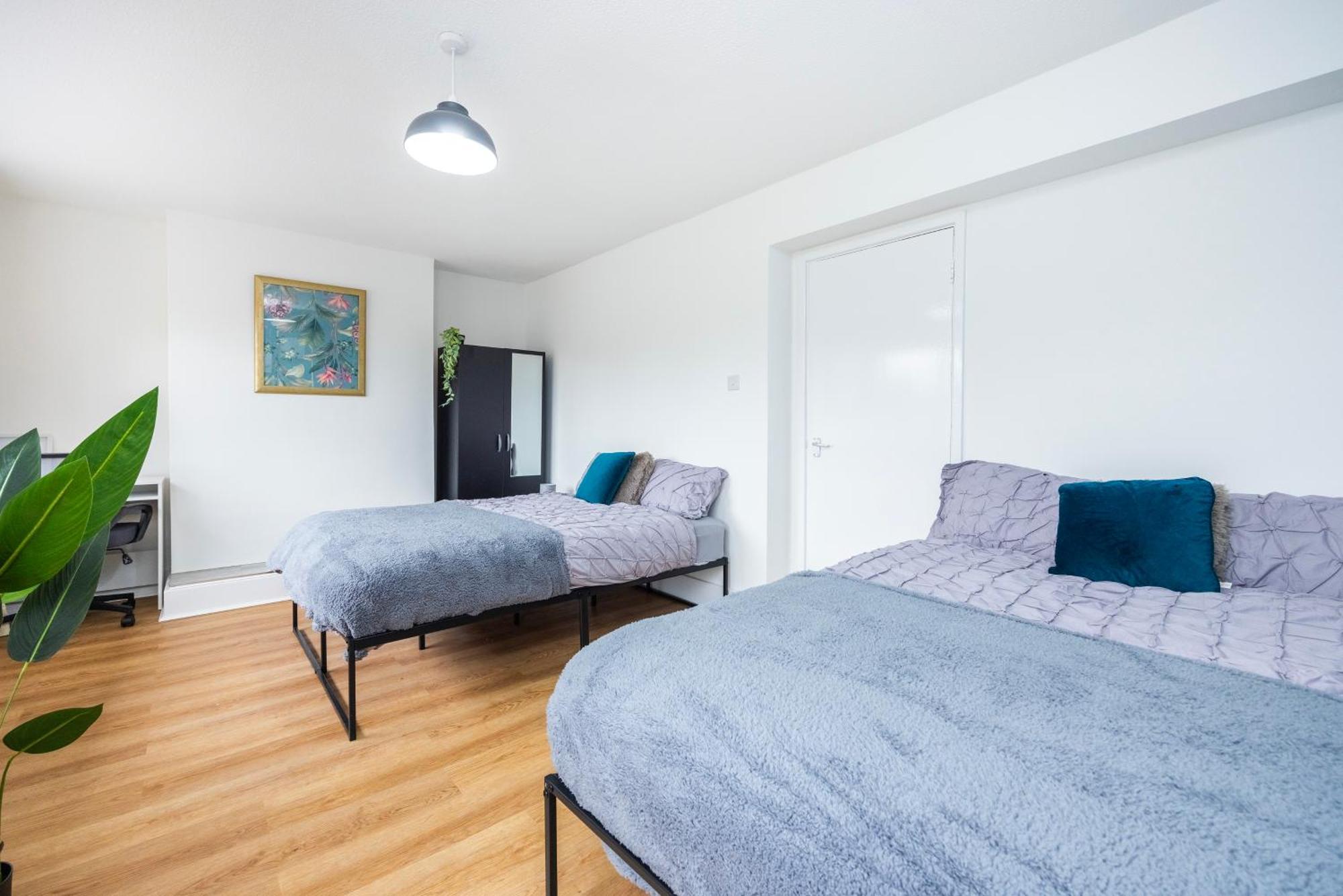 Excel O2 Stunning Large 3 Bedroom Apartment With Balcony London Exteriör bild