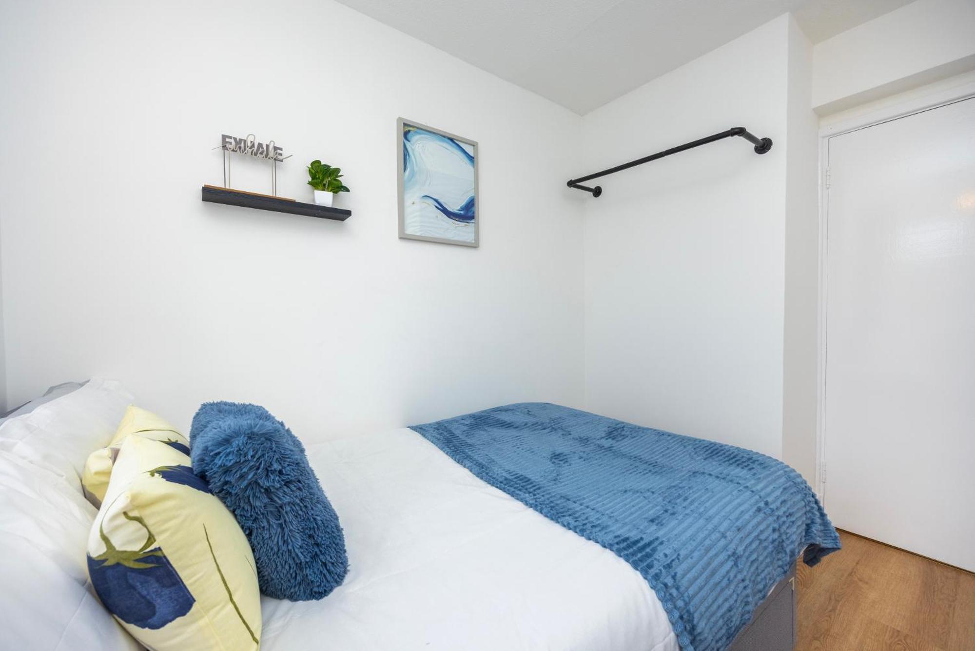Excel O2 Stunning Large 3 Bedroom Apartment With Balcony London Exteriör bild